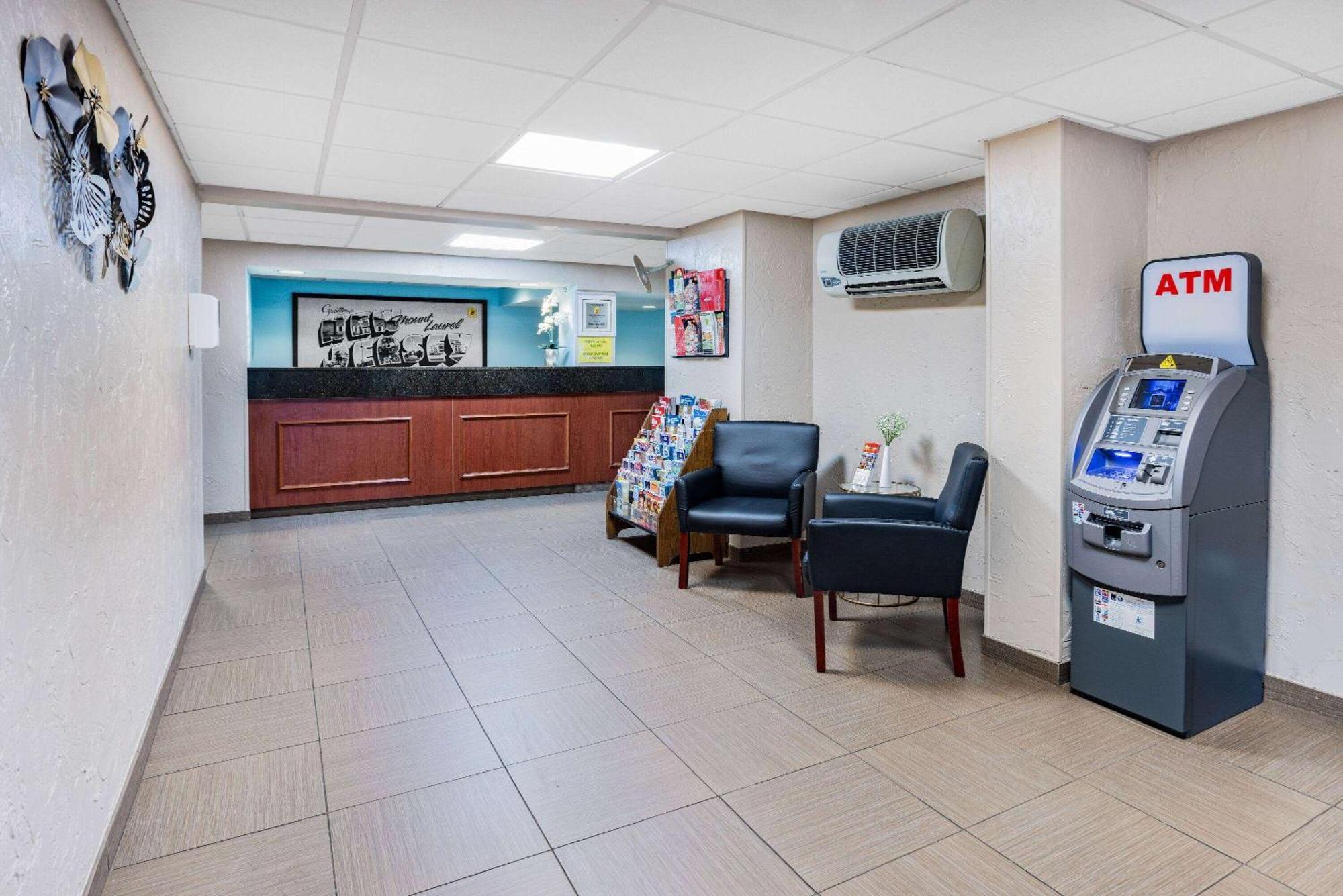 Super 8 By Wyndham Mount Laurel Hotel Ngoại thất bức ảnh